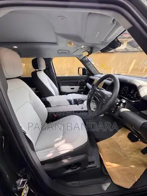 Land Rover Defender 2026