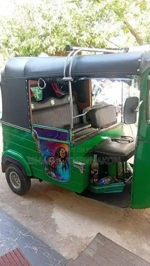 Bajaj RE 2002