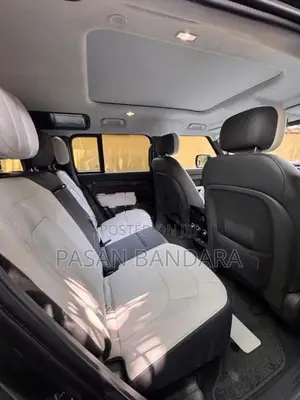 Land Rover Defender 2026
