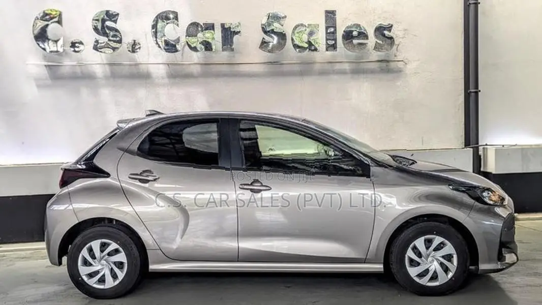 Toyota Yaris X Grade 2025