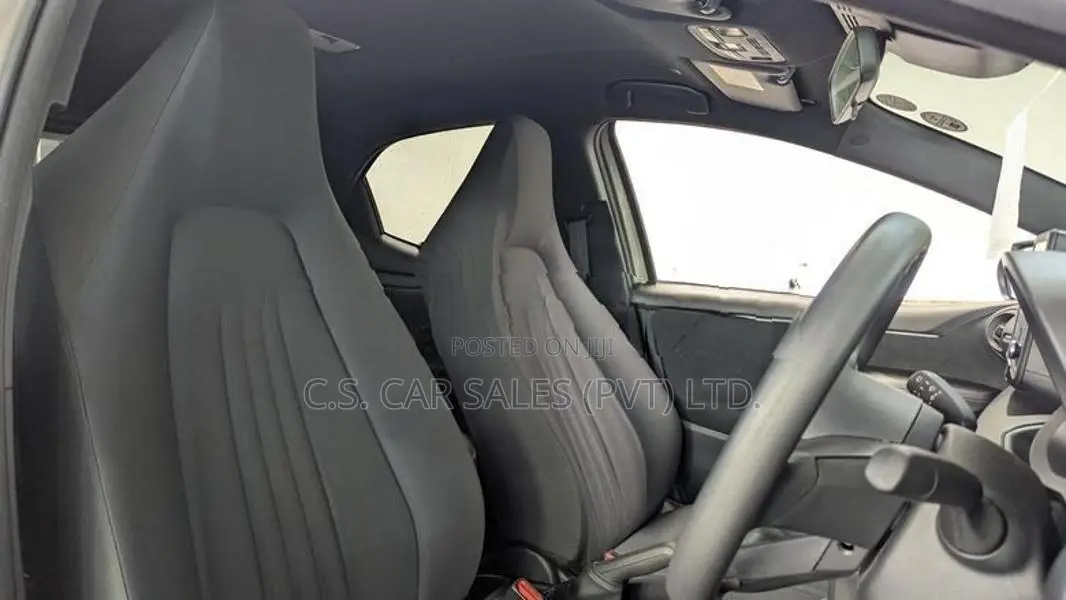 Toyota Yaris X Grade 2025