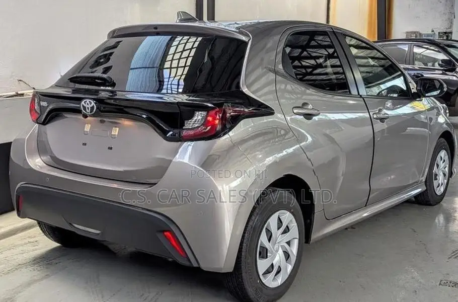 Toyota Yaris X Grade 2025