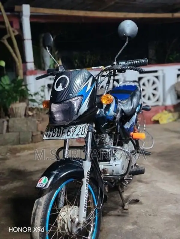 Bajaj CT100 2015