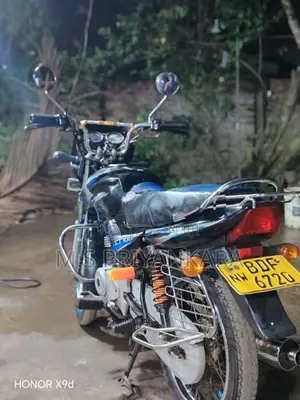 Bajaj CT100 2015