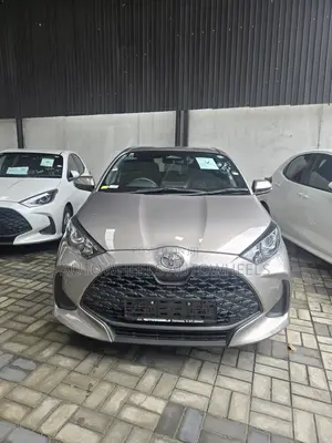 Toyota Yaris 2024 Brown