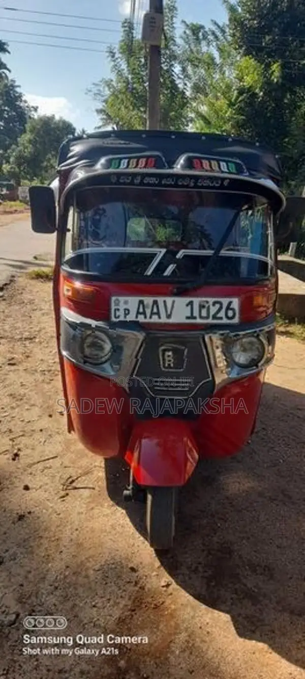 Bajaj RE 2015
