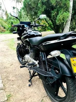Bajaj Pulsar 150 2015