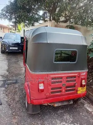 Bajaj RE 2016