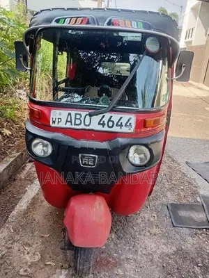 Bajaj RE 2016