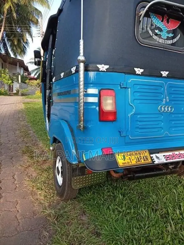 Bajaj RE 4stroke 2012