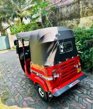 Bajaj RE 2015