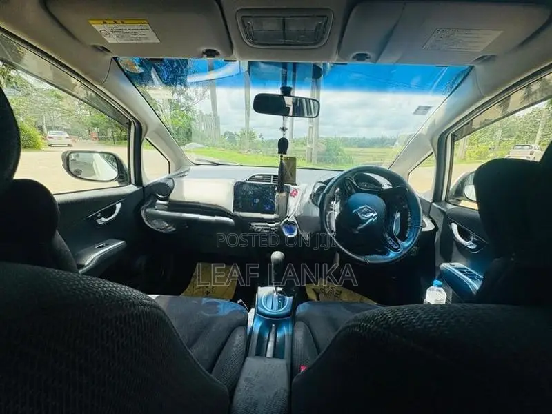Honda Fit Hybrid 2012