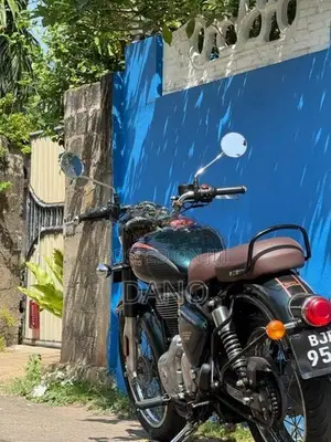 Royal Enfield Classic 350 2023