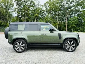 Land Rover Defender Dynamic HSE110 P300e 2026