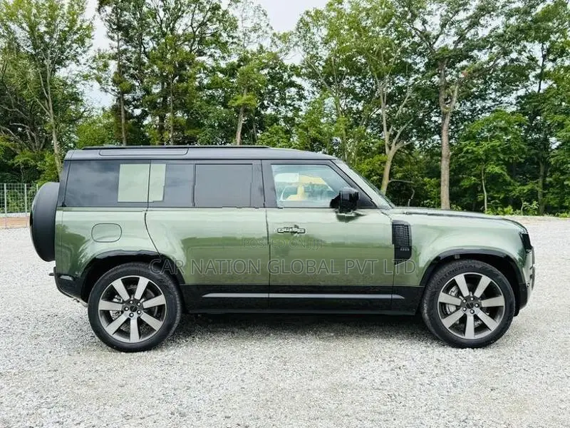 Land Rover Defender Dynamic HSE110 P300e 2026