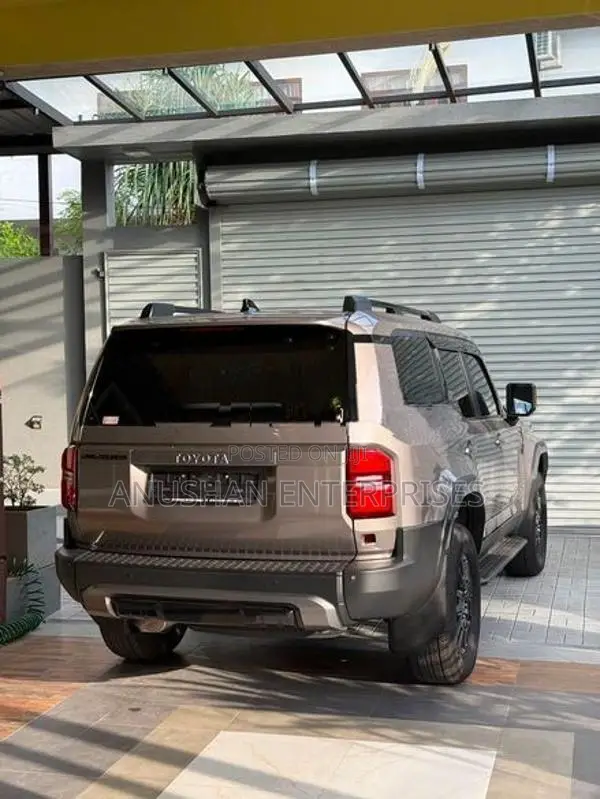 Toyota Land Cruiser Prado 250 vx 2024