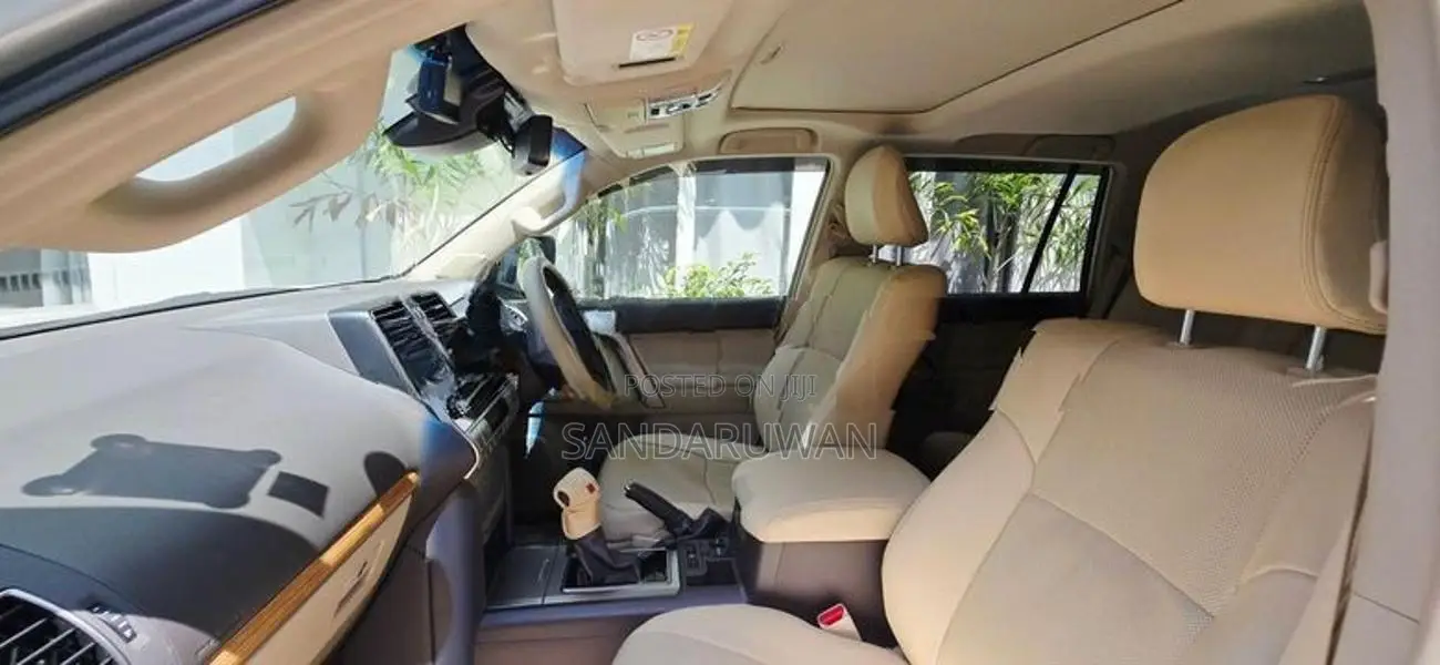 Toyota Land Cruiser Prado TX 2023