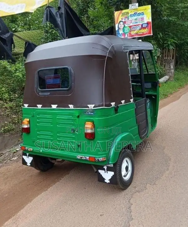 Bajaj RE 2004