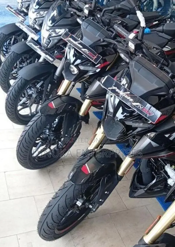 Bajaj Pulsar N160 premium 2026