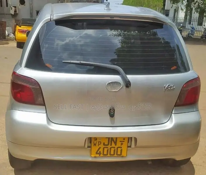 Toyota Vitz 2001