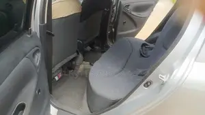 Toyota Vitz 2001