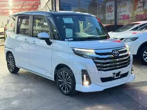 Toyota Roomy Custom GT 2025