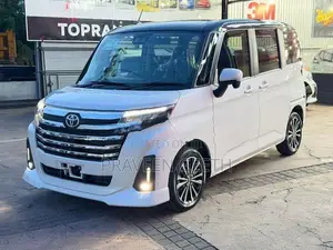 Toyota Roomy Custom GT 2025