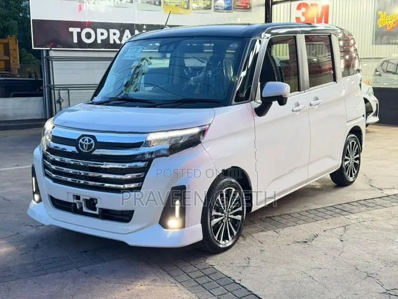 Toyota Roomy Custom GT 2025