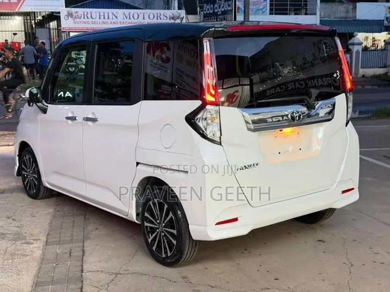 Toyota Roomy Custom GT 2025