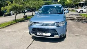 Mitsubishi Outlander 2016