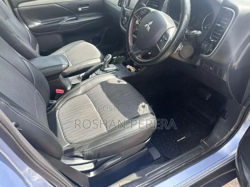 Mitsubishi Outlander 2016