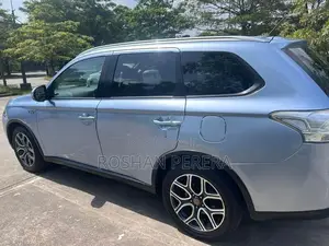 Mitsubishi Outlander 2016