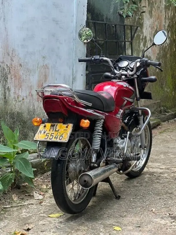 Bajaj CT100 2005