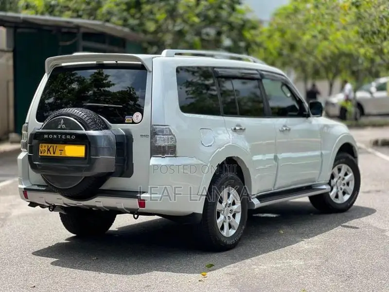 Mitsubishi Montero 2013