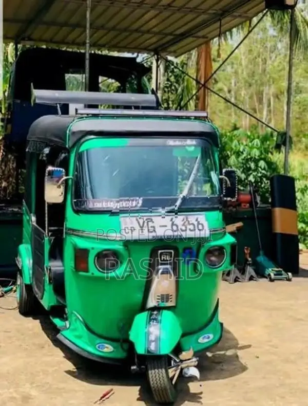 Bajaj RE 205 2011