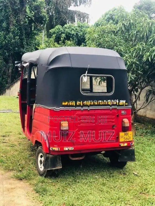 Bajaj RE 2004