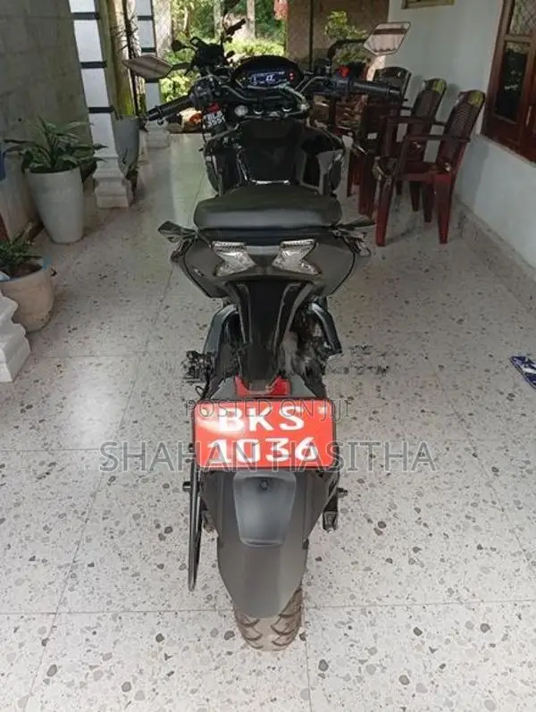 Bajaj Pulsar N160 Pulser 160 premium 2026
