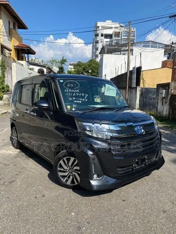 Toyota Roomy Custom G 2023