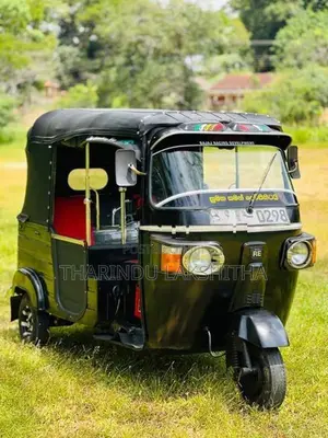 Bajaj RE 205 2010