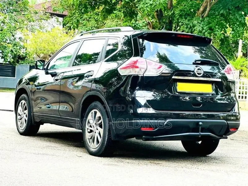Nissan X-Trail (Petrol) 7 Seater 2015