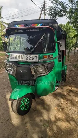 Bajaj RE 2015