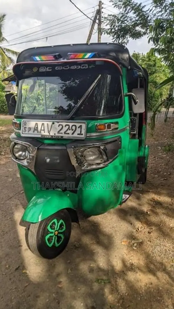 Bajaj RE 2015