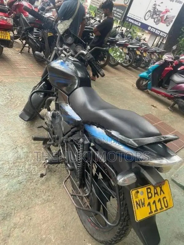 Bajaj Discover 2015