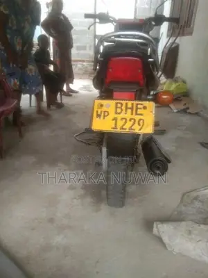 Bajaj CT100 2018