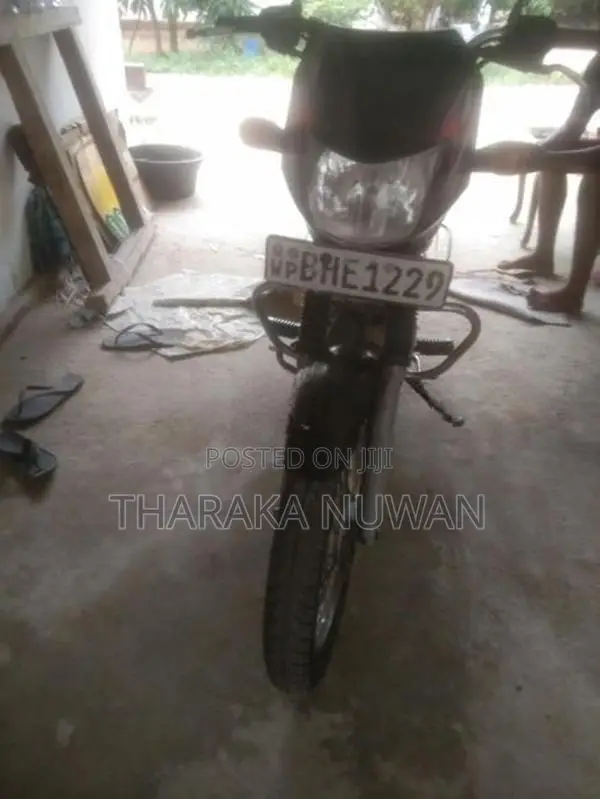 Bajaj CT100 2018