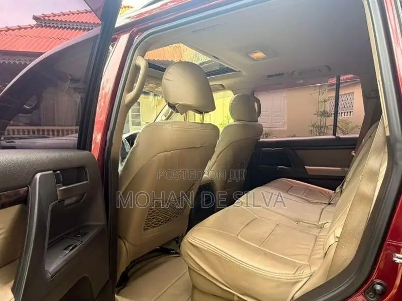 Toyota Land Cruiser Sahara 200 2011