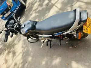 Bajaj CT100 2018