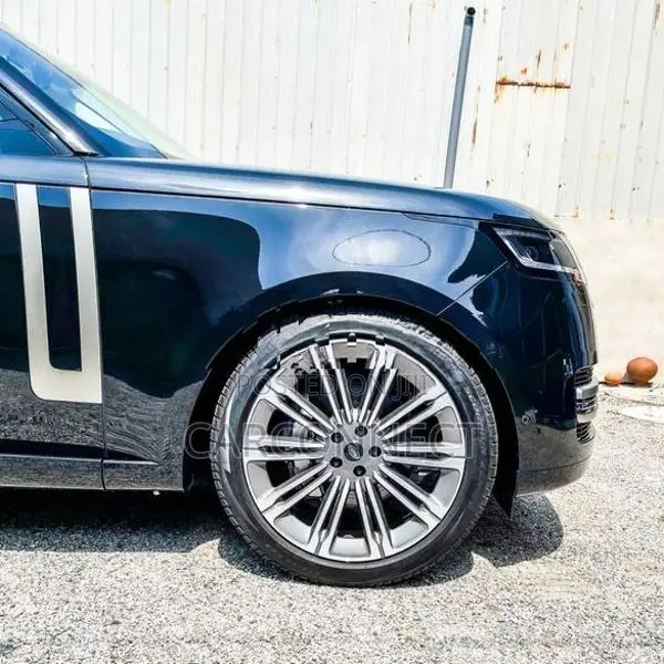 Land Rover Range LWB Pure Petrol 2025