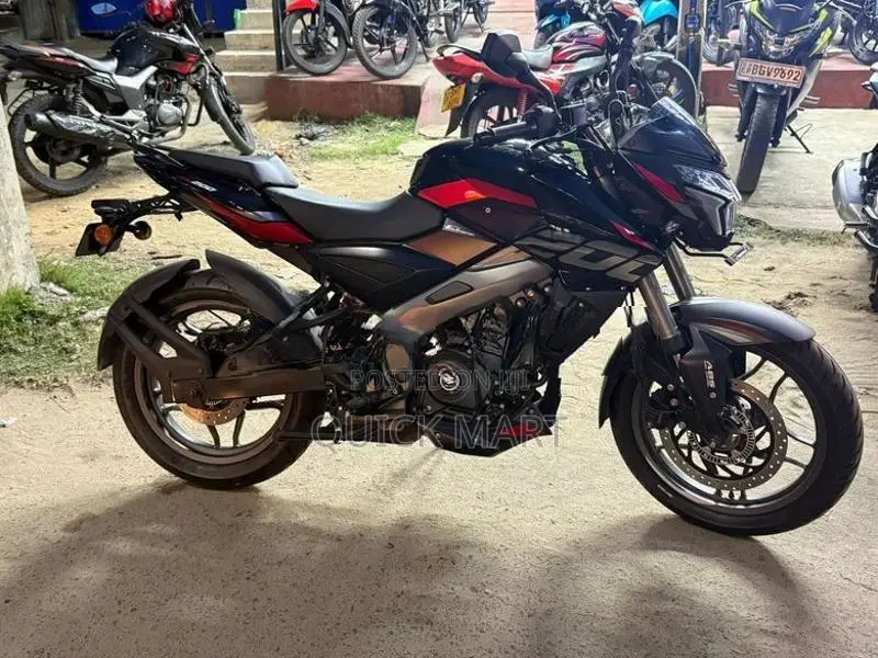 Bajaj Pulsar NS200 2025