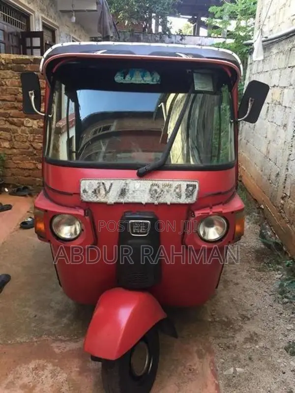 Bajaj RE 2010
